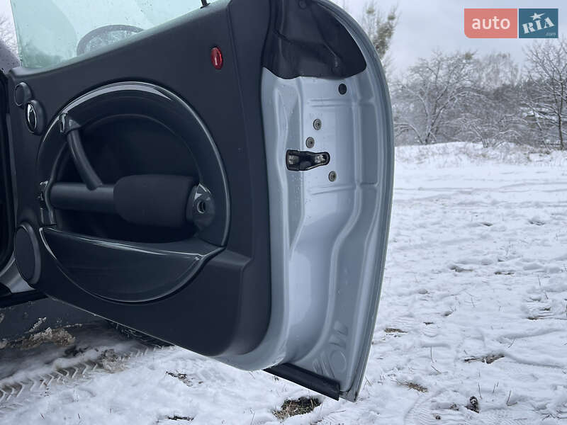 Хэтчбек MINI Hatch 2003 в Житомире
