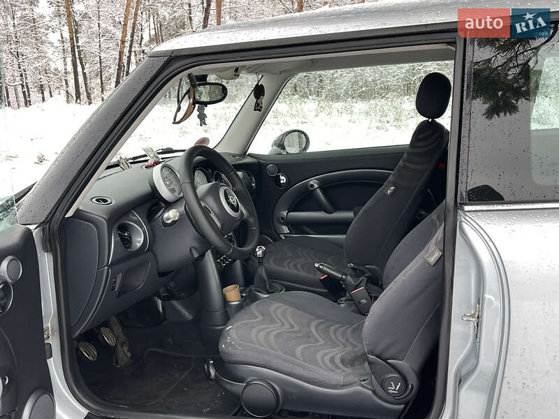 Хэтчбек MINI Hatch 2003 в Житомире