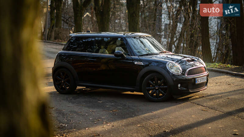 Хэтчбек MINI Hatch 2009 в Львове