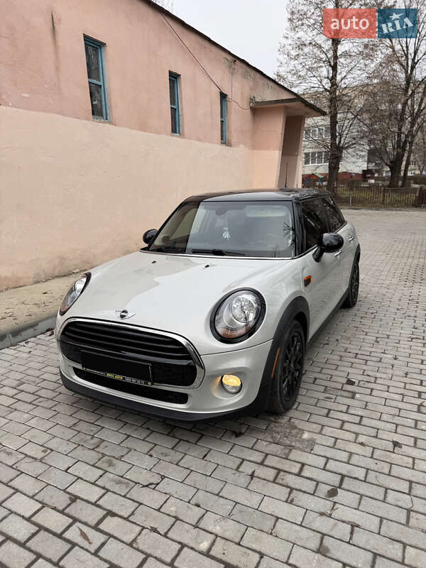 Хетчбек MINI Hatch 2017 в Тернополі фото 2 Хетчбек MINI Hatch 2017 в Тернополі