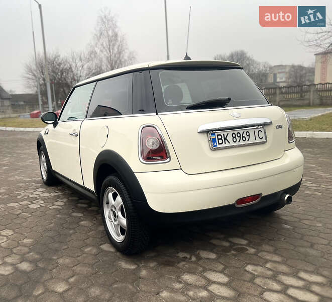 Хетчбек MINI Hatch 2008 в Рівному
