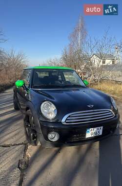 Хетчбек MINI Hatch 2006 в Первомайську