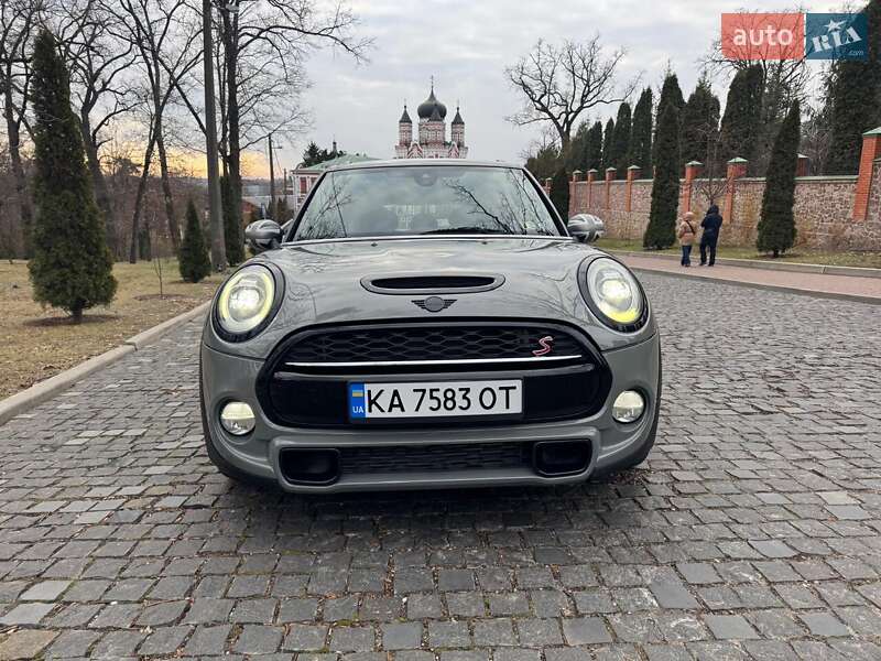 Хетчбек MINI Hatch 2018 в Києві