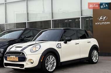 Хетчбек MINI Hatch 2015 в Полтаві