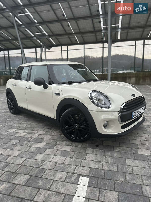 Хэтчбек MINI Hatch 2016 в Львове