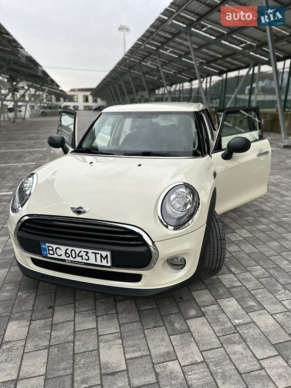 Хэтчбек MINI Hatch 2016 в Львове