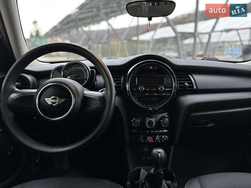 Хэтчбек MINI Hatch 2016 в Львове