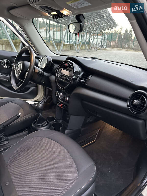 Хэтчбек MINI Hatch 2016 в Львове