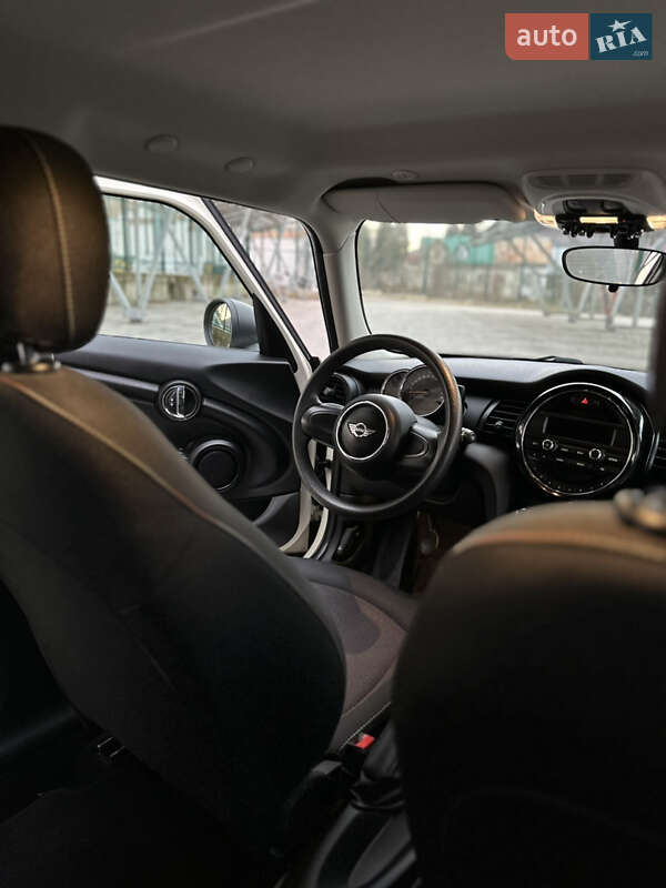 Хэтчбек MINI Hatch 2016 в Львове