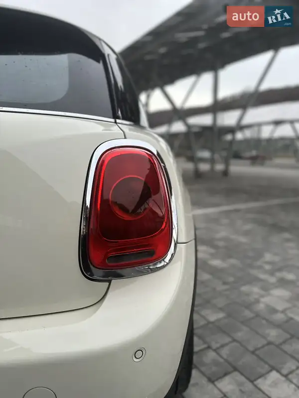 Хетчбек MINI Hatch 2016 в 