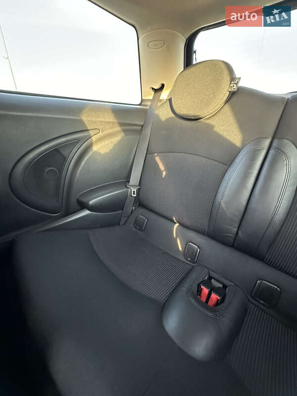 Хетчбек MINI Hatch 2013 в Ужгороді