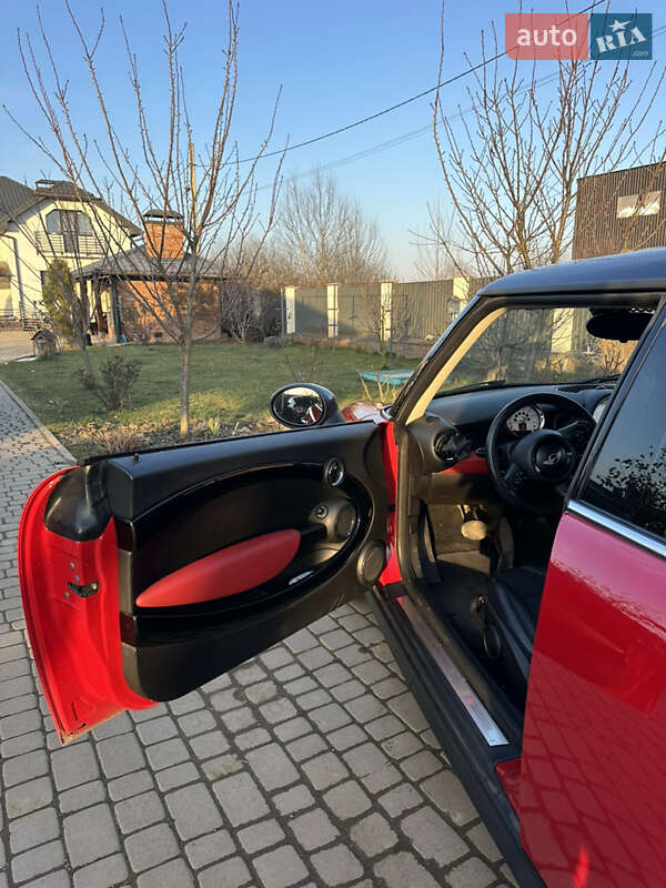 Хетчбек MINI Hatch 2013 в Ужгороді