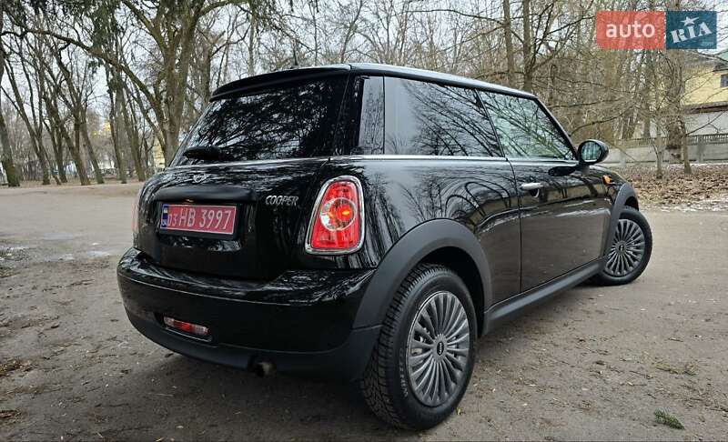 Хэтчбек MINI Hatch 2013 в Чернигове