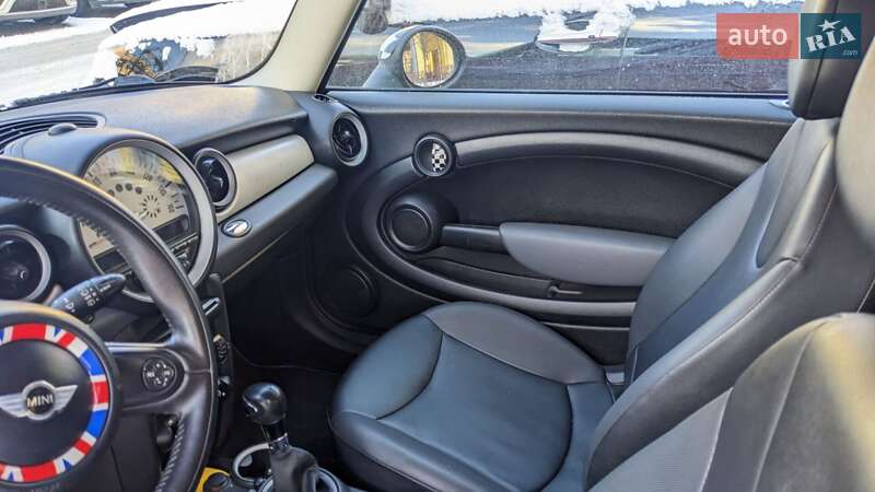 Хетчбек MINI Hatch 2012 в 
