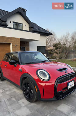 Хэтчбек MINI Hatch 2023 в Киеве