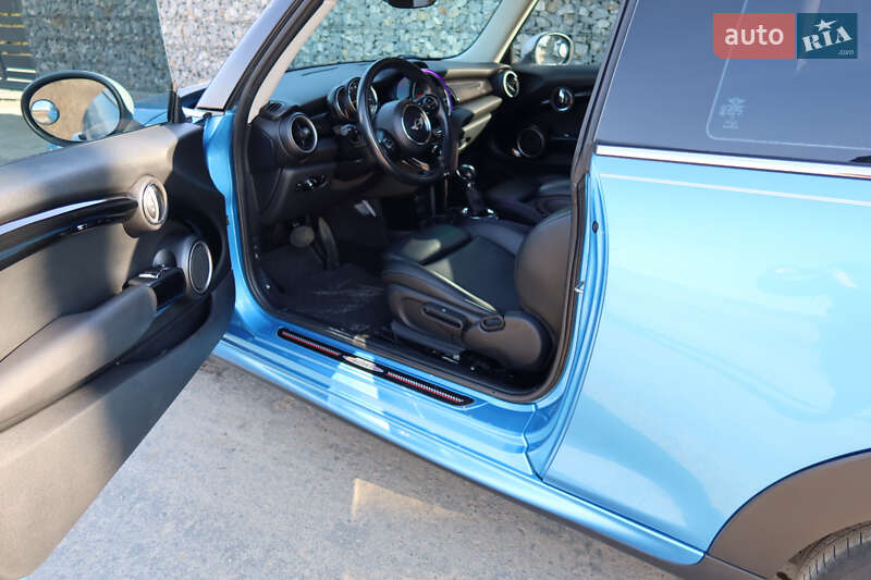 Хетчбек MINI Hatch 2015 в Івано-Франківську