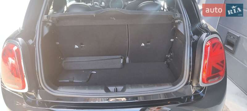 Хэтчбек MINI Hatch 2016 в Киеве