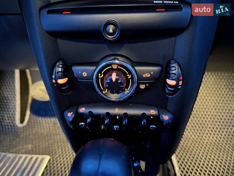 Хетчбек MINI Hatch 2011 в Вишневому фото 14 Хетчбек MINI Hatch 2011 в Вишневому