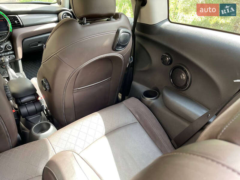 Хетчбек MINI Hatch 2014 в Кам'янському