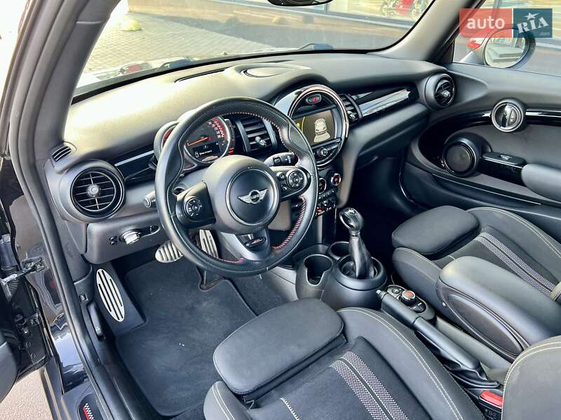 Хетчбек MINI Hatch 2017 в Києві