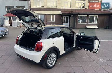 Хэтчбек MINI Hatch 2014 в Киеве