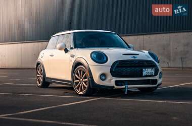 Хэтчбек MINI Hatch 2014 в Киеве