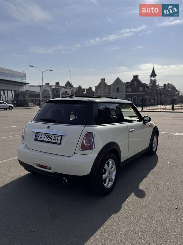 Хетчбек MINI Hatch 2011 в Києві