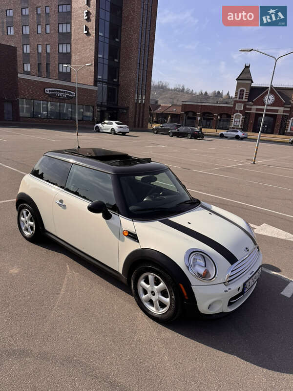 Хетчбек MINI Hatch 2011 в Києві
