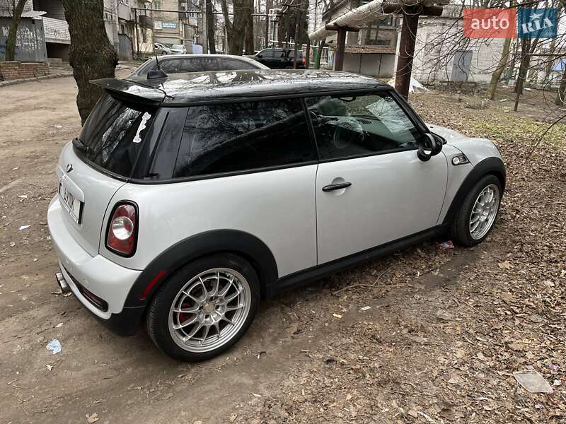 Хетчбек MINI Hatch 2010 в Дніпрі