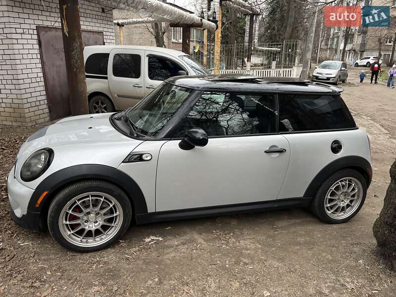 Хетчбек MINI Hatch 2010 в Дніпрі