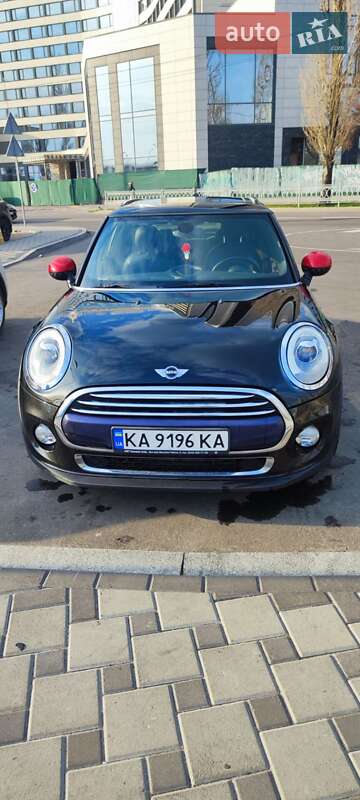 Хэтчбек MINI Hatch 2016 в Киеве