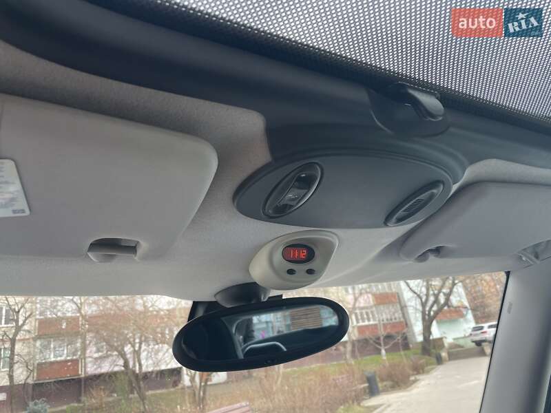 Хетчбек MINI Hatch 2003 в Чернівцях