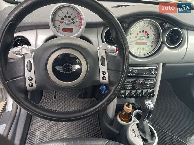 Хетчбек MINI Hatch 2003 в Чернівцях