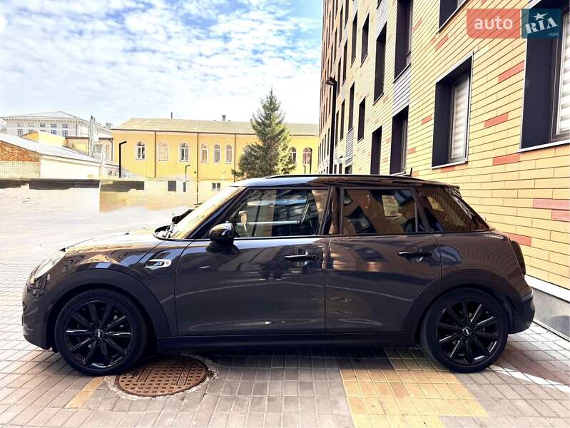 Хетчбек MINI Hatch 2017 в Харкові