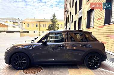 Хетчбек MINI Hatch 2017 в 
