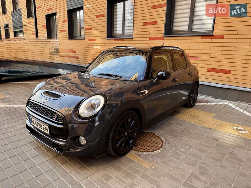 Хетчбек MINI Hatch 2017 в Харкові