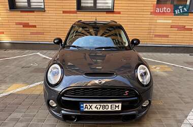 Хетчбек MINI Hatch 2017 в 