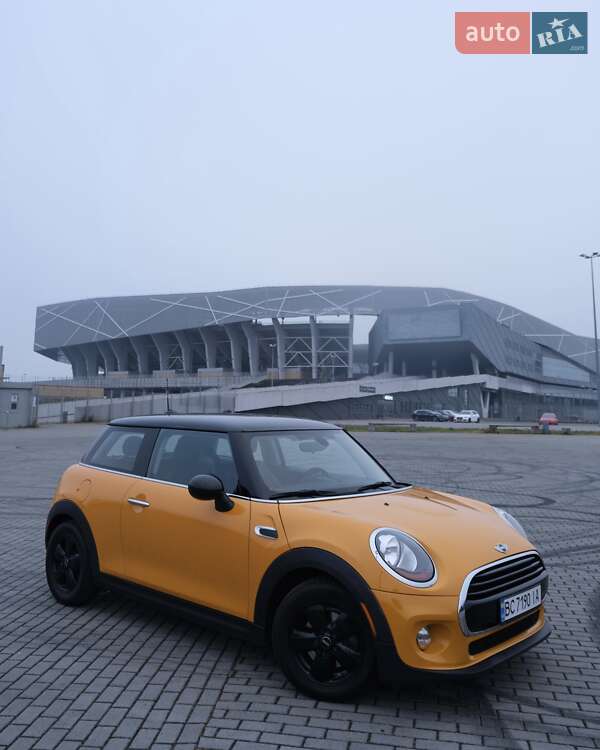 Хетчбек MINI Hatch 2014 в 