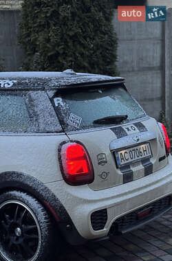 Хетчбек MINI Hatch 2015 в 