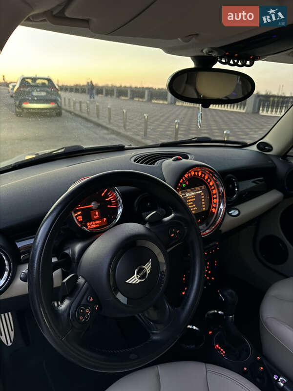 Хетчбек MINI Hatch 2010 в Києві