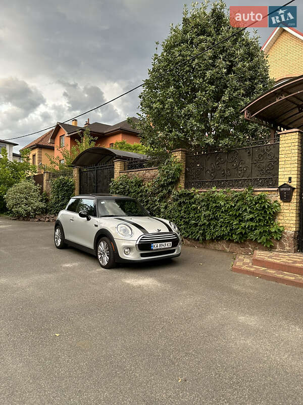 Хетчбек MINI Hatch 2014 в 