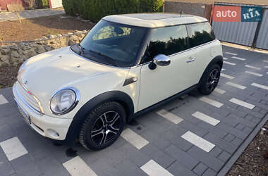 Хэтчбек MINI Hatch 2010 в 