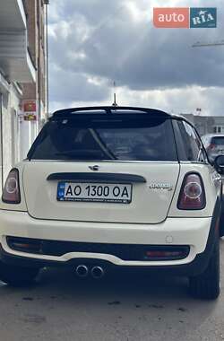 Хэтчбек MINI Hatch 2012 в 