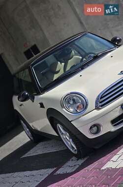 Хэтчбек MINI Hatch 2009 в 