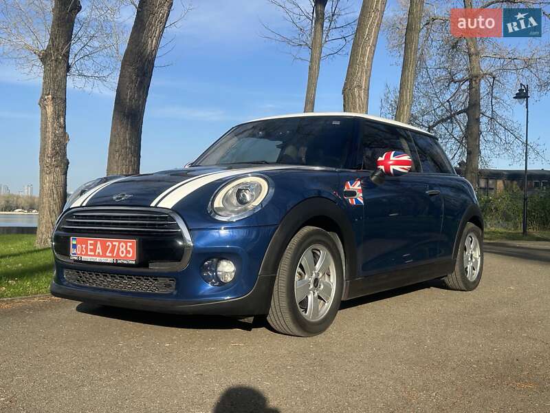 Хэтчбек MINI Hatch 2016 в Киеве
