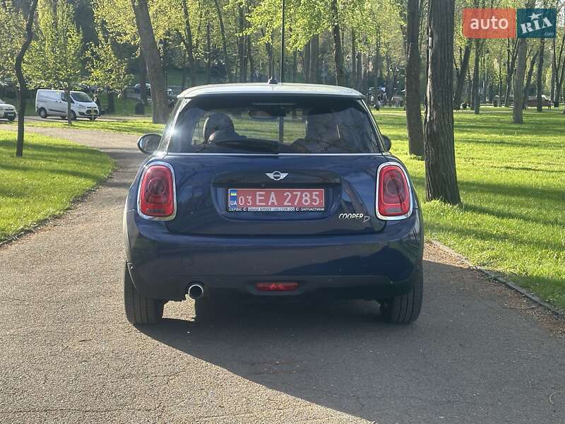 Хэтчбек MINI Hatch 2016 в Киеве