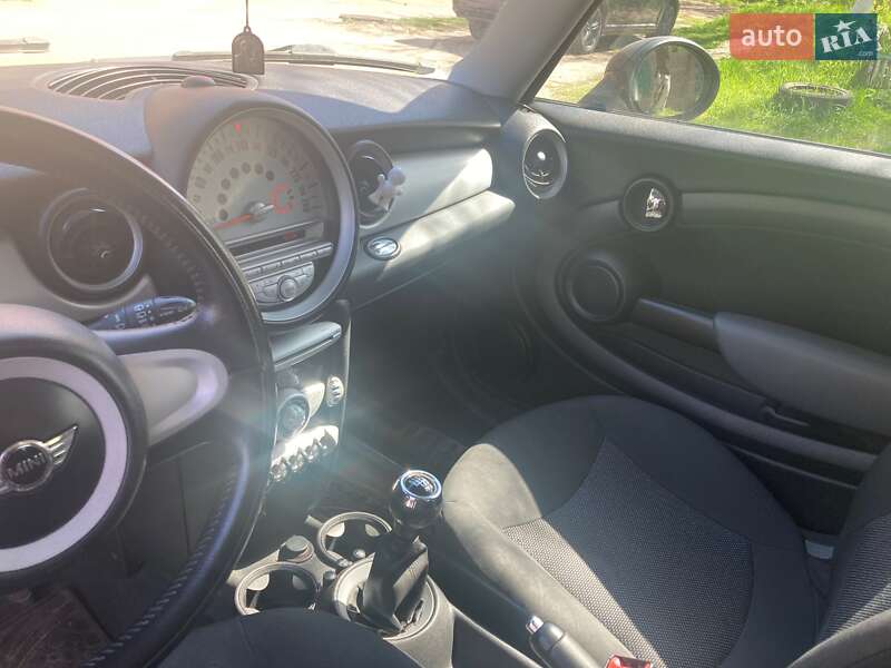 Хетчбек MINI Hatch 2008 в Чернігові