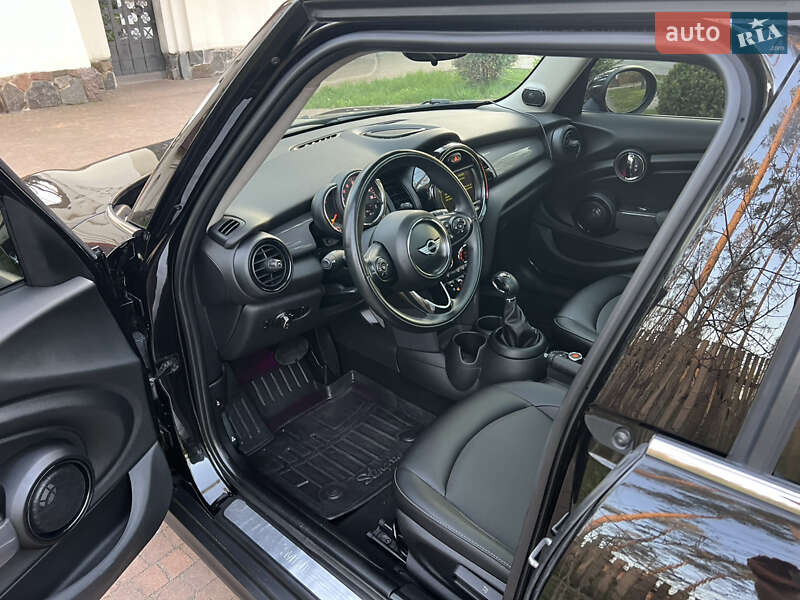 Хетчбек MINI Hatch 2017 в Києві