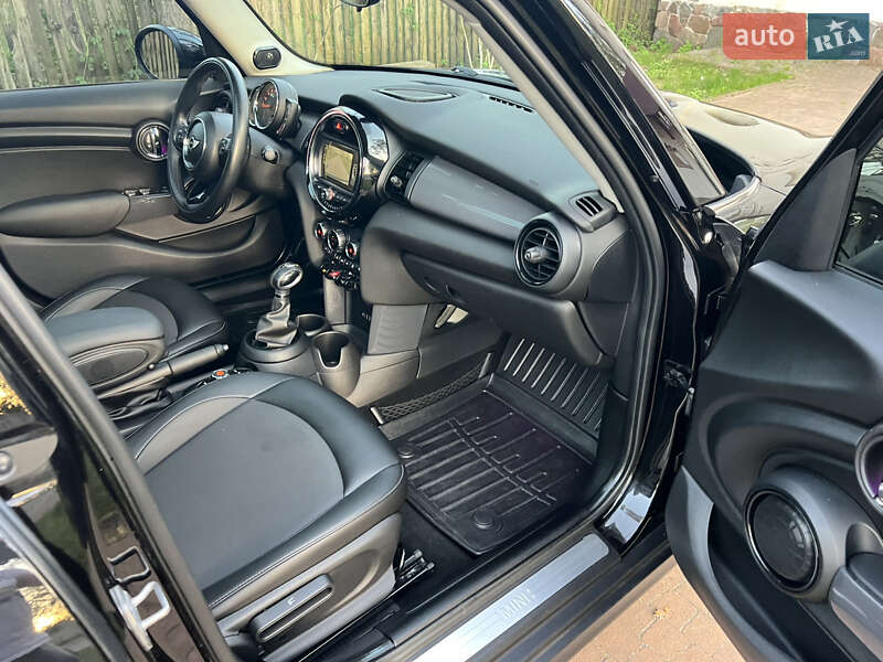 Хетчбек MINI Hatch 2017 в Києві