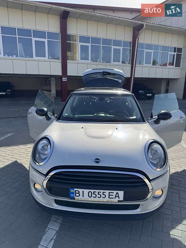 Хетчбек MINI Hatch 2016 в 
